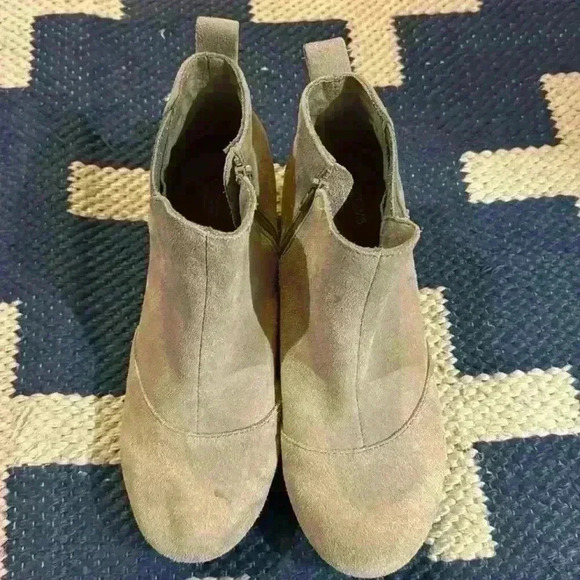 Toms Other - Suede boots